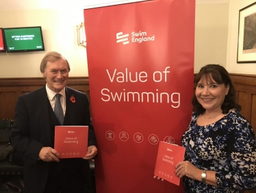 Sir David supports Swim England 